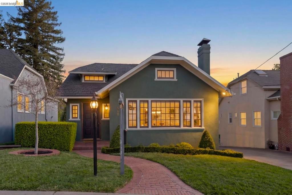 Photo of 958 Alma Place Pl, Oakland, CA 94610 (MLS # 41126781)