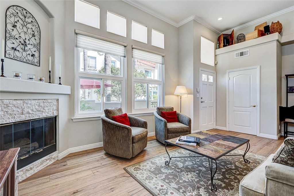 1516 Cravens