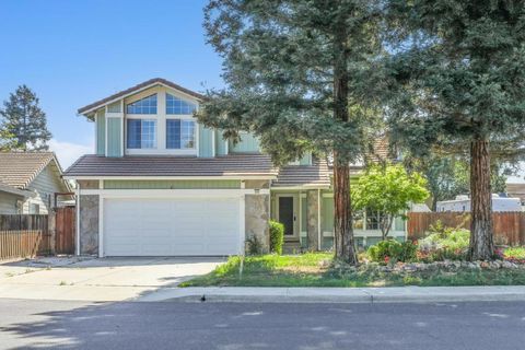 Photo of 810 Coventry Circle, Brentwood, CA 94513 (MLS # ML82039374)