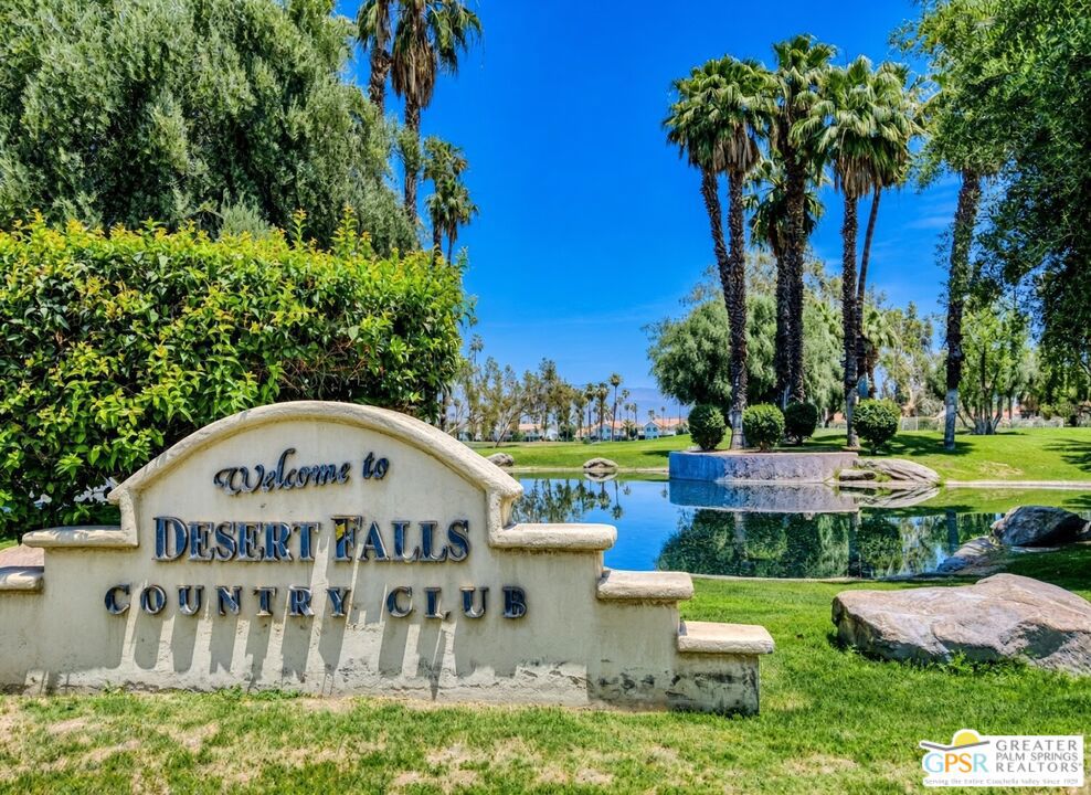 610 Vista Lago Circle