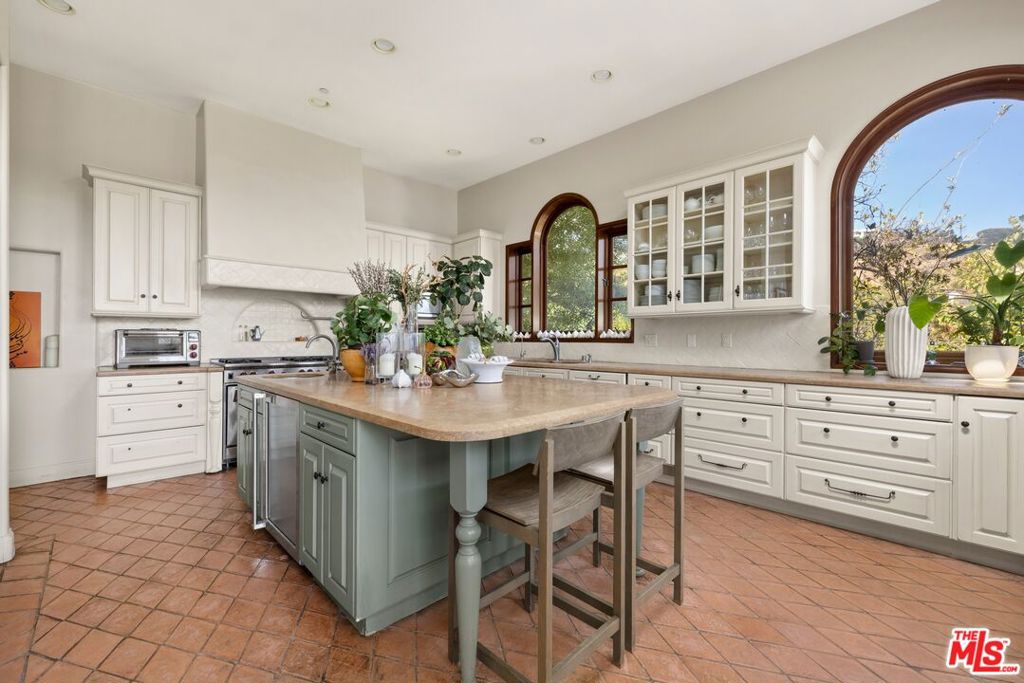 1214 Beverly View Drive