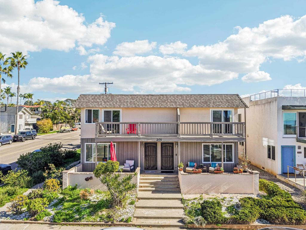 201 4th Street A & B