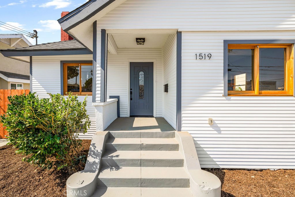 1519 W 22nd Place