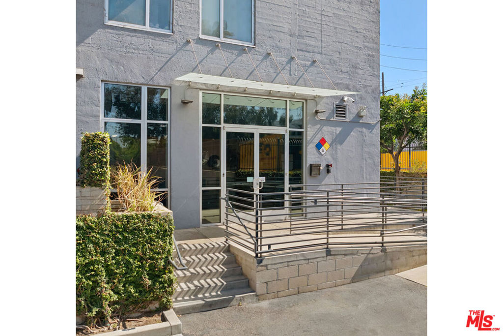 825 E 4th Street 503