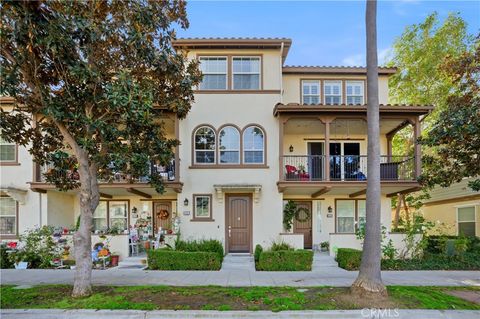 Photo of 810 E Promenade #C, Azusa, CA 91702 (MLS # DW26037867)