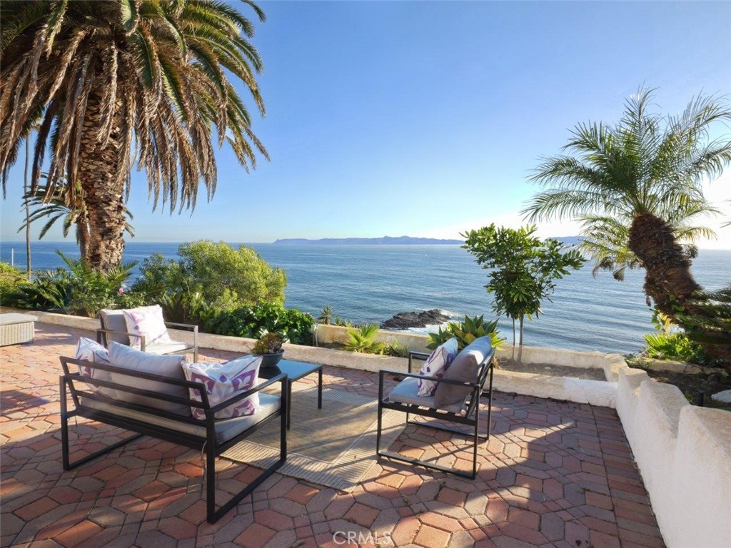 2105 W Paseo Del Mar