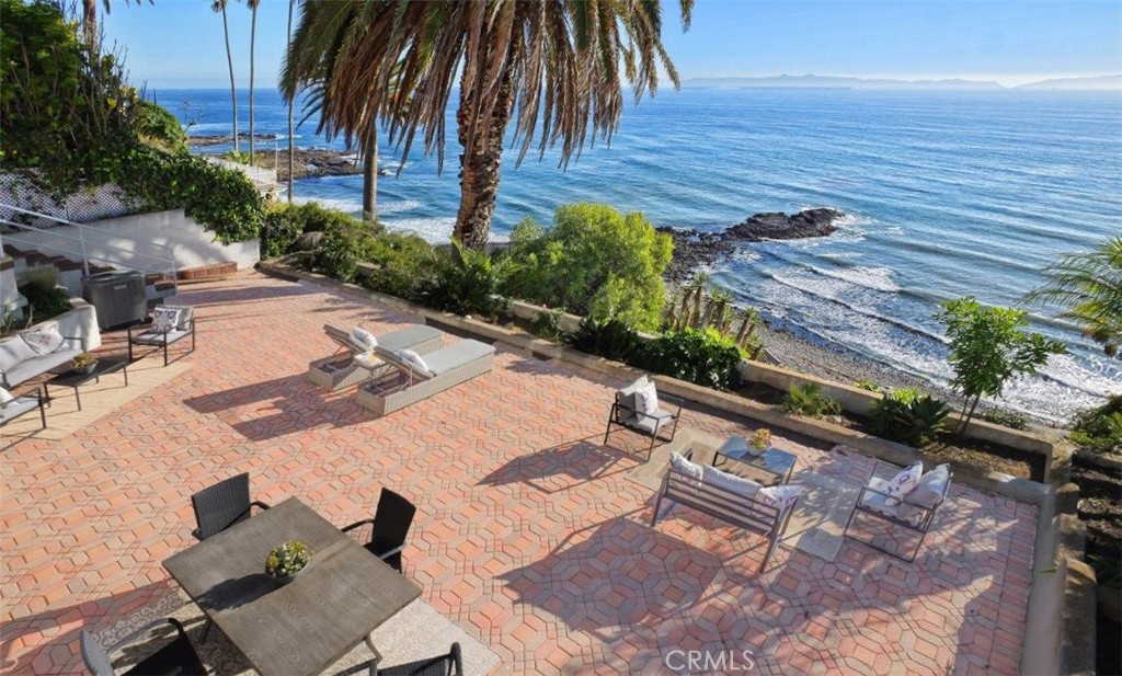 2105 W Paseo Del Mar