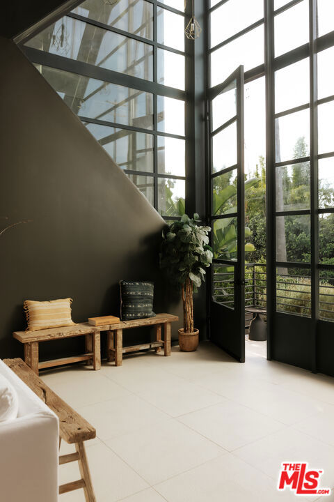 838 California Avenue