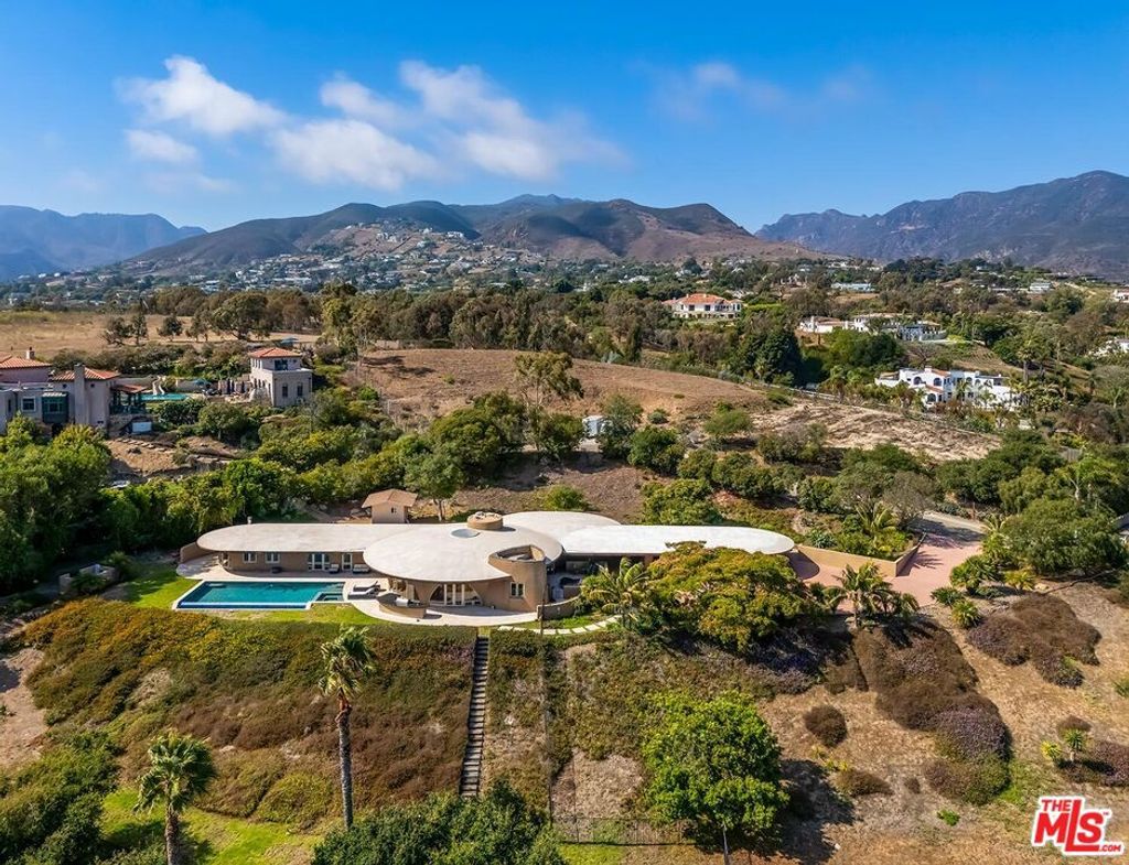 Photo of 6331 Busch Drive, Malibu, CA 90265 (MLS # 26659733)