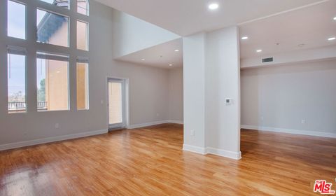 Photo of 340 S Hauser Boulevard #4-430, Los Angeles, CA 90036 (MLS # 25606607)