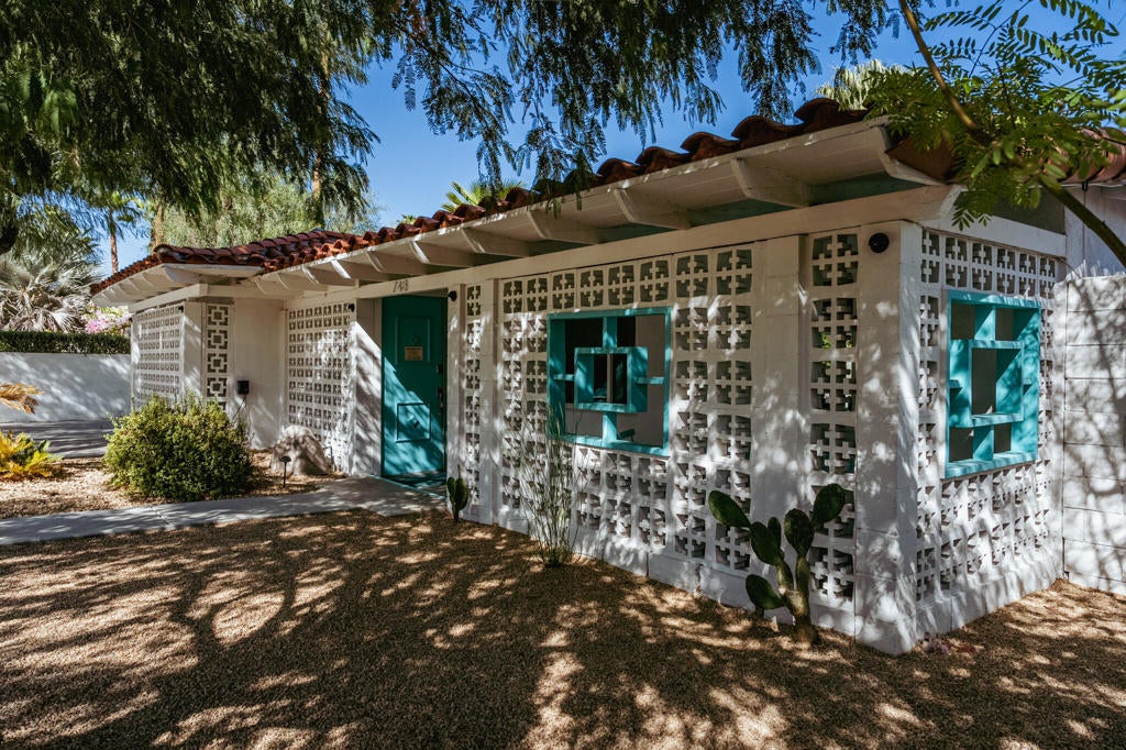748 N Calle Rolph