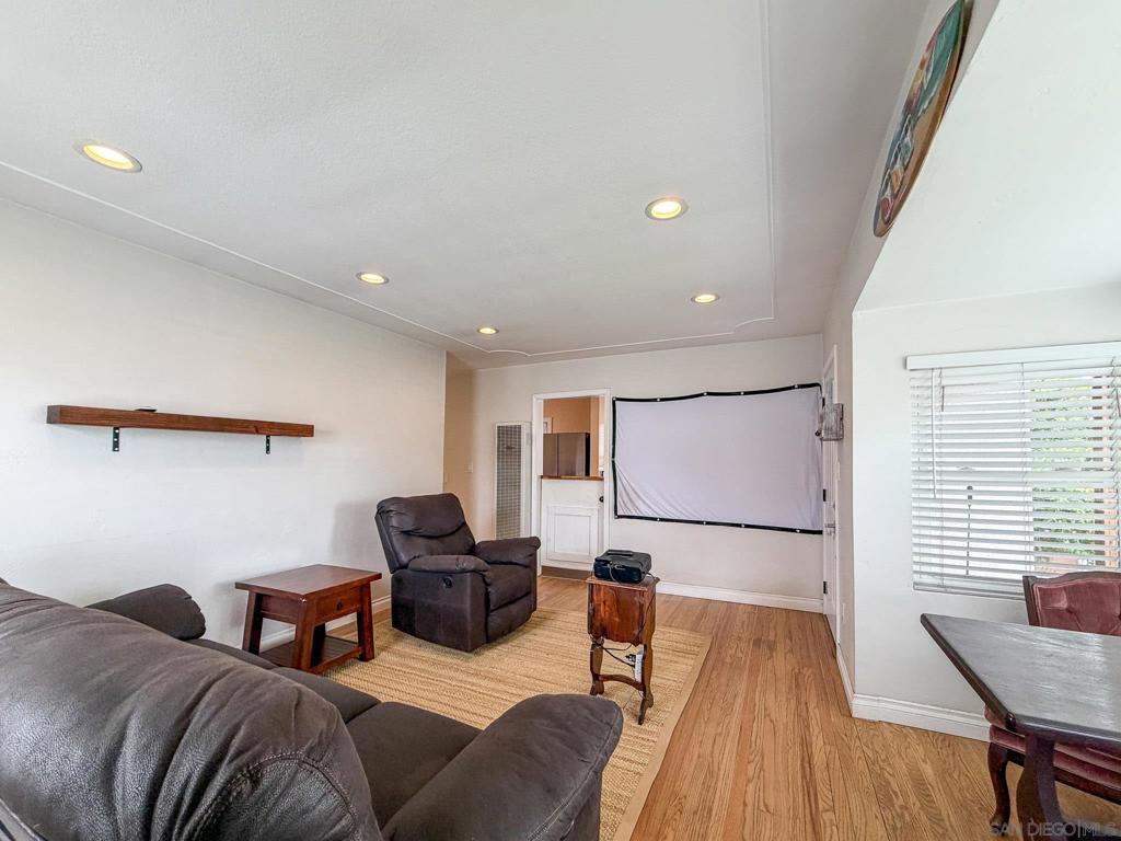 1111 9th St