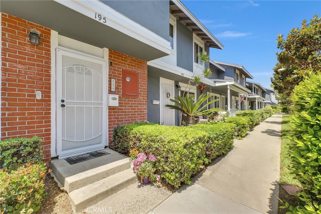 195 Morristown Lane