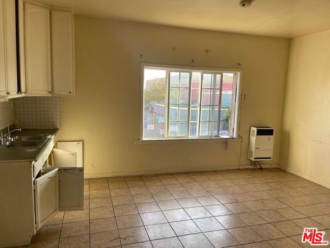 Photo of 1005 W 46TH Avenue #4, Los Angeles, CA 90037 (MLS # 26663697)