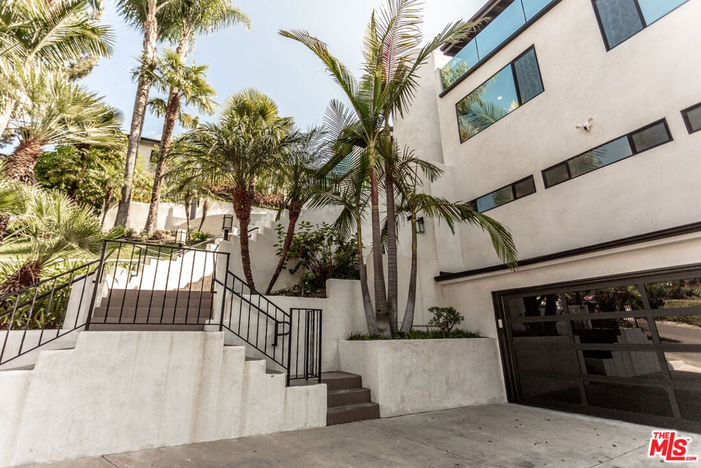 4961 Marmol Drive