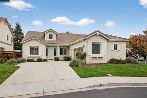 Photo of 2828 Pristine Way, Brentwood, CA 94513 (MLS # 41109701)