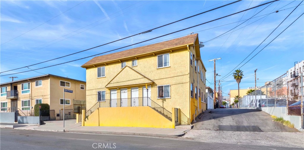 4723 Lexington Avenue