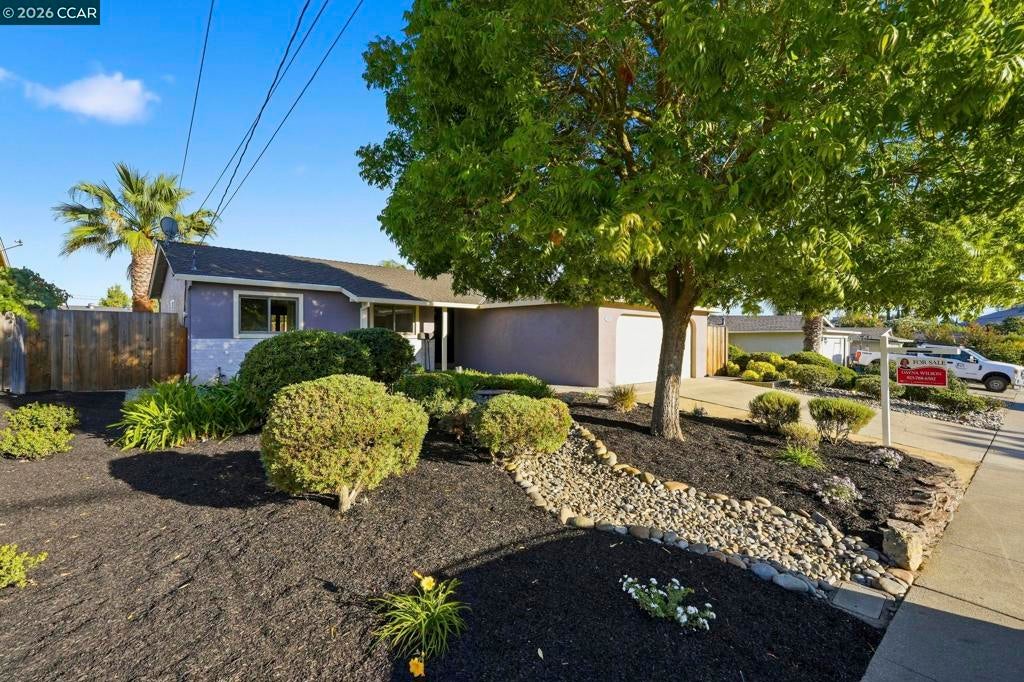 433 Lassen Dr