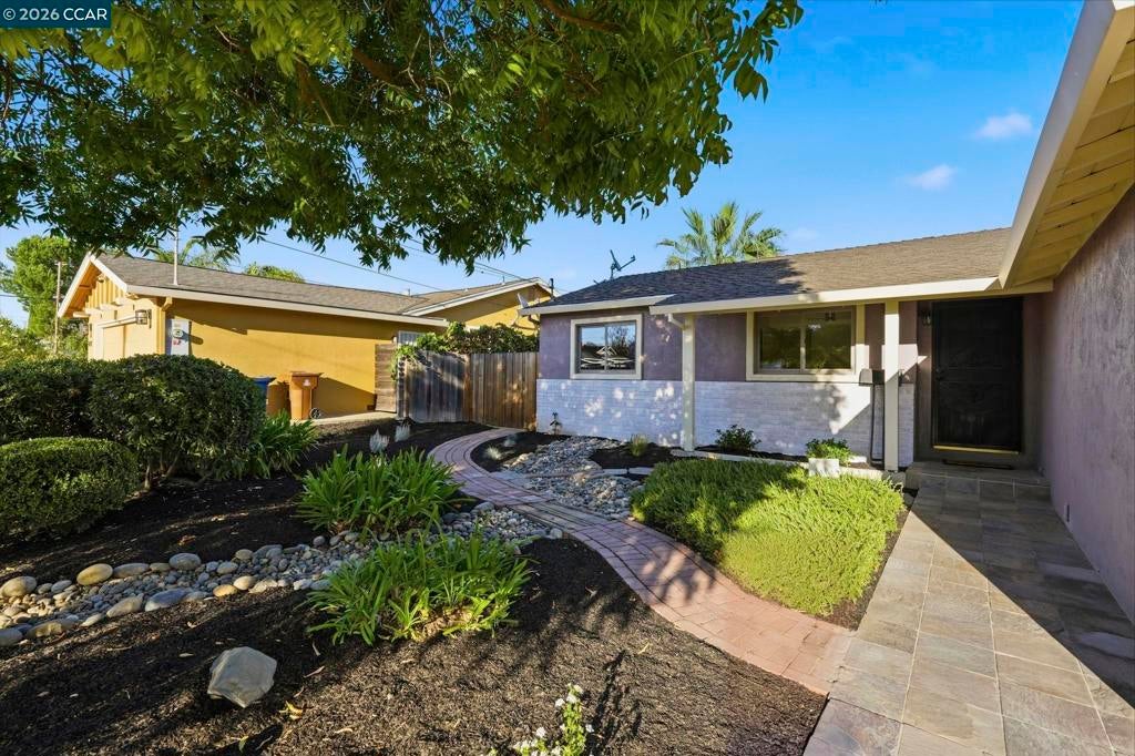 433 Lassen Dr