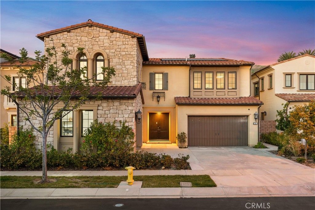 Photo of 221 Clear Fls Fls, Irvine, CA 92602 (MLS # OC26100555)