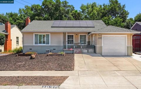 Photo of 1930 N 6th St St, Concord, CA 94519 (MLS # 41110326) Photo of 1930 N 6th St St, Concord, CA 94519 (MLS # 41110326)