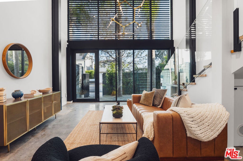 303 Venice Way