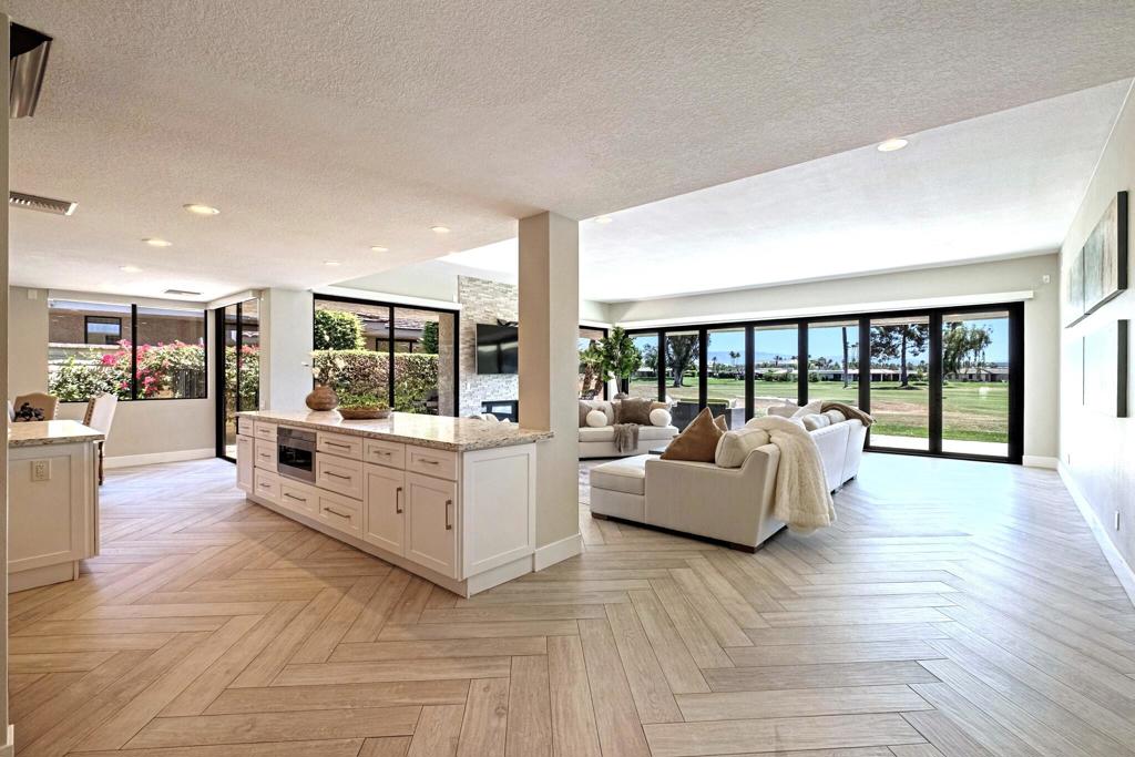 18 Lafayette Drive
