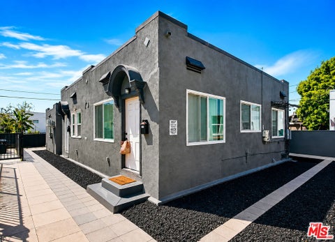Photo of 2819 3rd Avenue, Los Angeles, CA 90018 (MLS # 26885929)