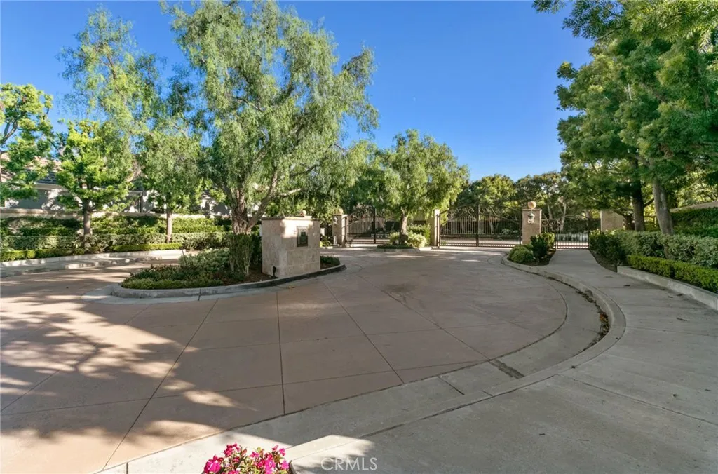 Newport Coast, California 92657, United States, 6 Bedrooms Bedrooms, ,4 BathroomsBathrooms,Residential,Active,242034