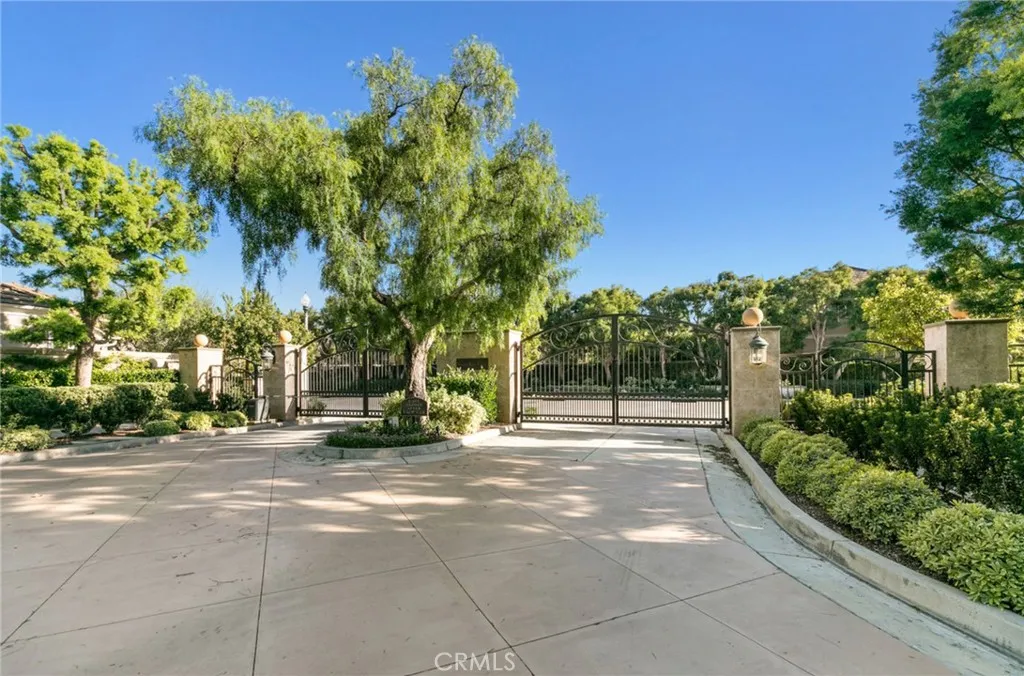 Newport Coast, California 92657, United States, 6 Bedrooms Bedrooms, ,4 BathroomsBathrooms,Residential,Active,242034