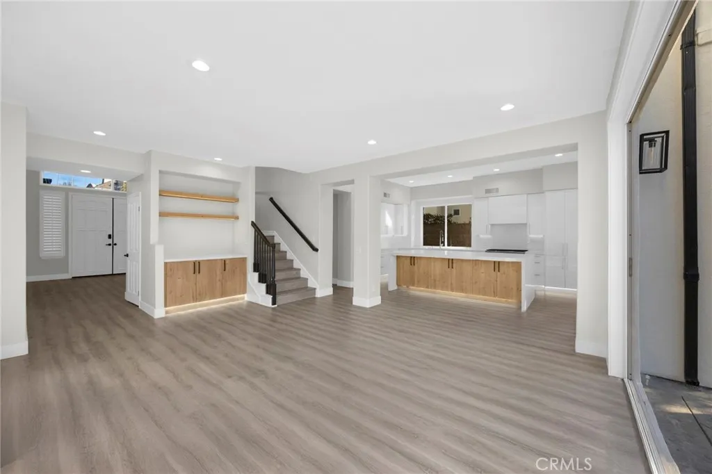 Newport Coast, California 92657, United States, 6 Bedrooms Bedrooms, ,4 BathroomsBathrooms,Residential,Active,242034