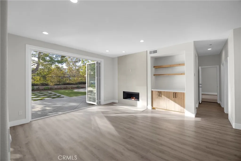 Newport Coast, California 92657, United States, 6 Bedrooms Bedrooms, ,4 BathroomsBathrooms,Residential,Active,242034