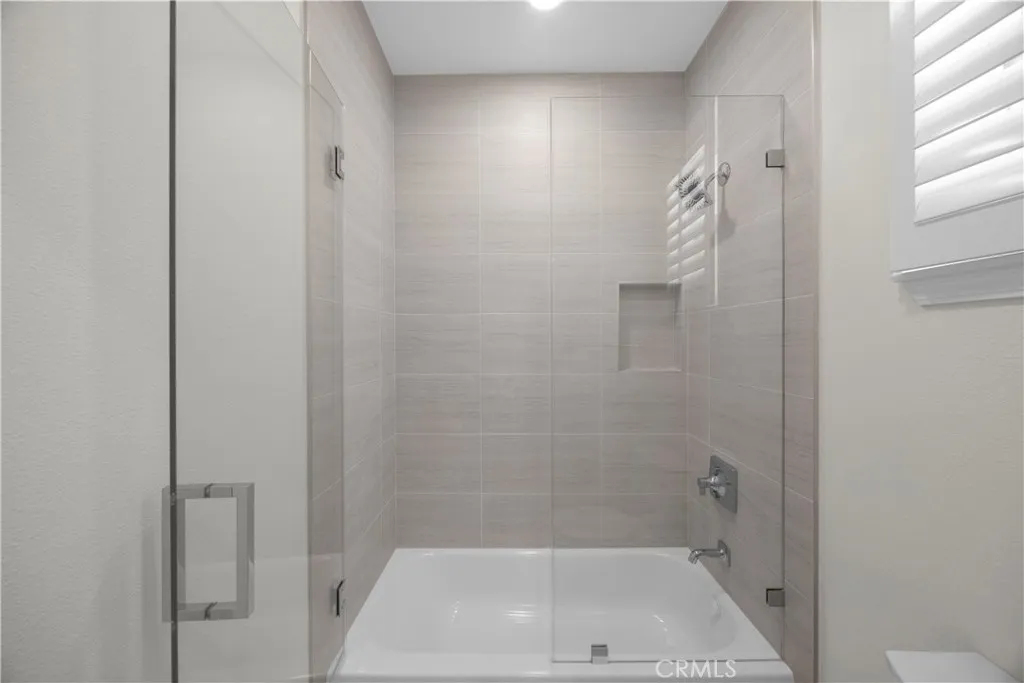 Newport Coast, California 92657, United States, 6 Bedrooms Bedrooms, ,4 BathroomsBathrooms,Residential,Active,242034