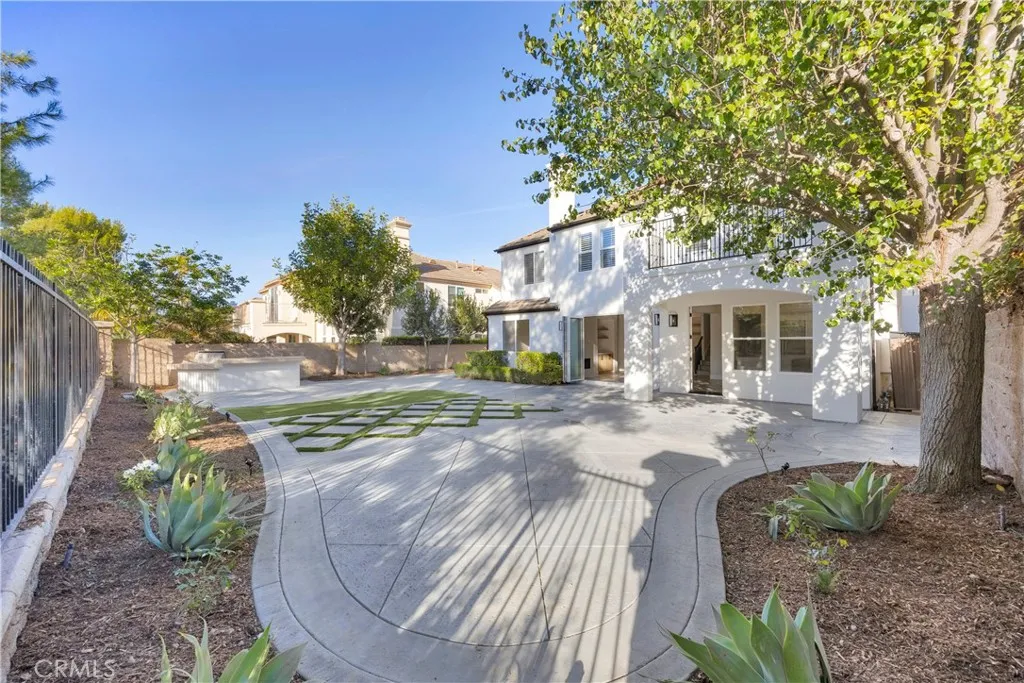 Newport Coast, California 92657, United States, 6 Bedrooms Bedrooms, ,4 BathroomsBathrooms,Residential,Active,242034