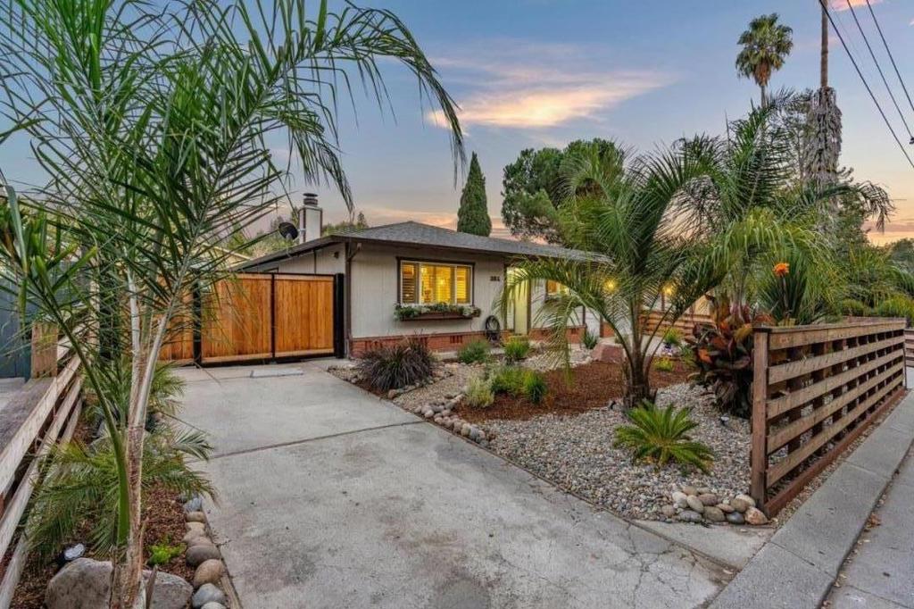 26 Meadow Way