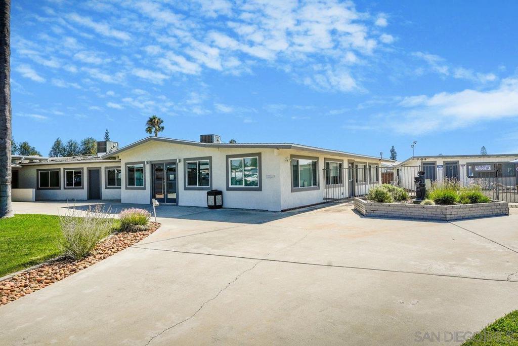 East Escondido - Manufactured In Park