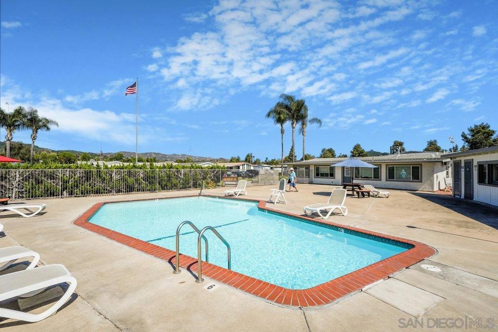 East Escondido - Manufactured In Park