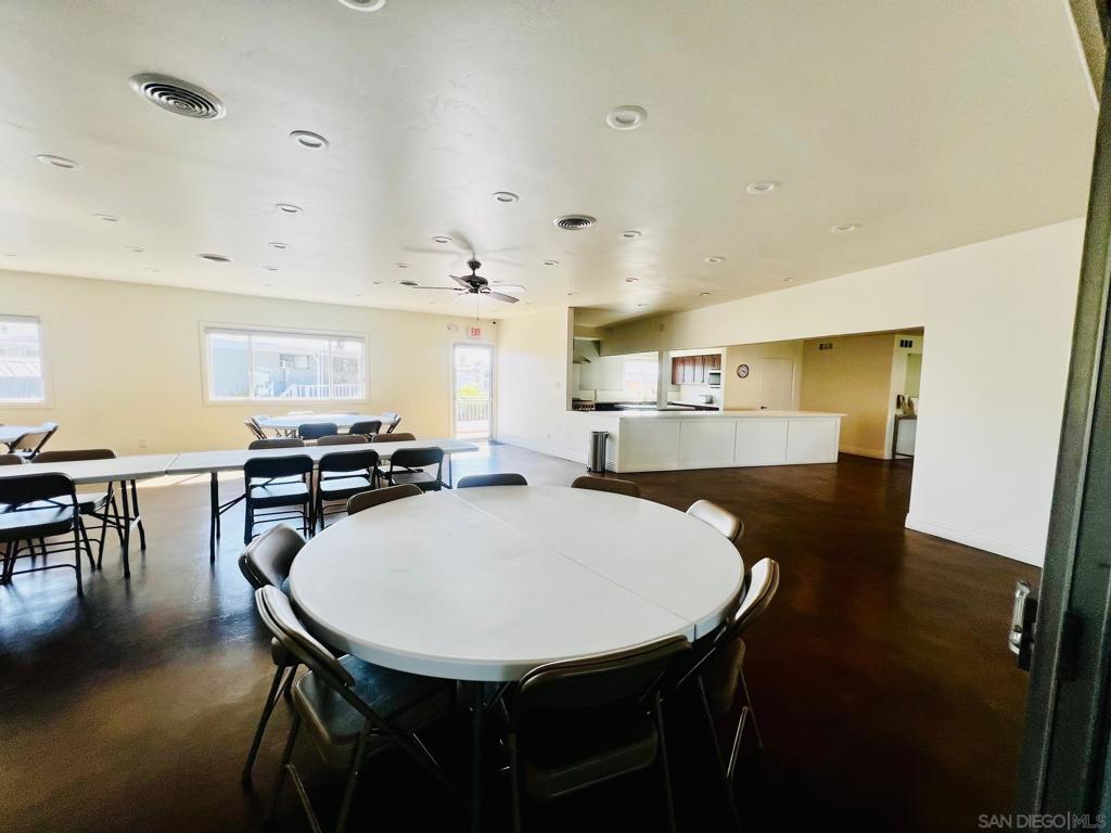 East Escondido - Manufactured In Park