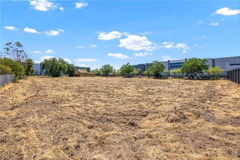 Photo of 0 Waterman, San Bernardino, CA 92408 (MLS # IV26093105)