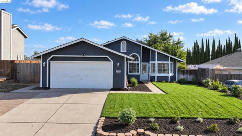 Photo of 1335 Chianti Way WAY, Oakley, CA 94561 (MLS # 41149476)
