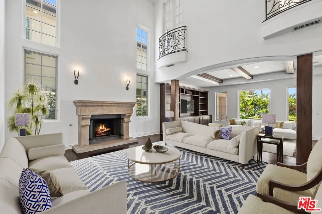 Pacific Palisades, California 90272, United States, 6 Bedrooms Bedrooms, ,5 BathroomsBathrooms,Residential,Active,178178