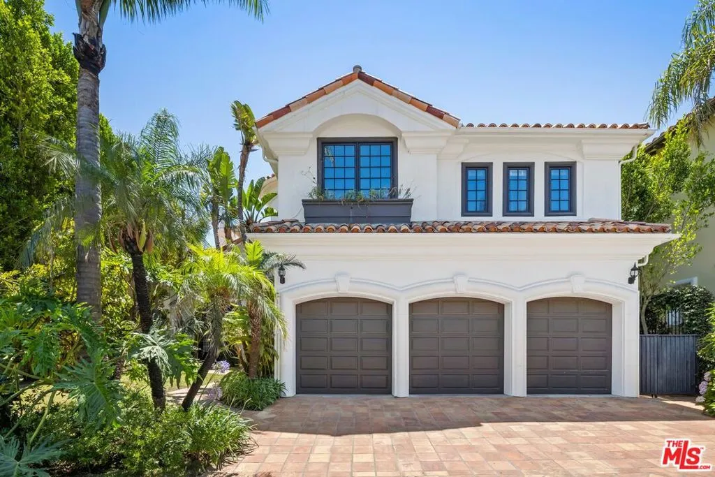 Pacific Palisades, California 90272, United States, 6 Bedrooms Bedrooms, ,5 BathroomsBathrooms,Residential,Active,178178