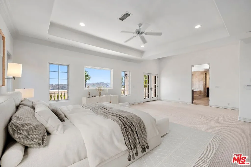 Pacific Palisades, California 90272, United States, 6 Bedrooms Bedrooms, ,5 BathroomsBathrooms,Residential,Active,178178