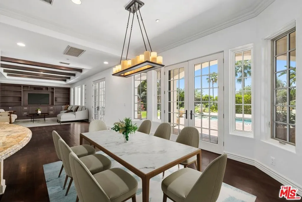 Pacific Palisades, California 90272, United States, 6 Bedrooms Bedrooms, ,5 BathroomsBathrooms,Residential,Active,178178