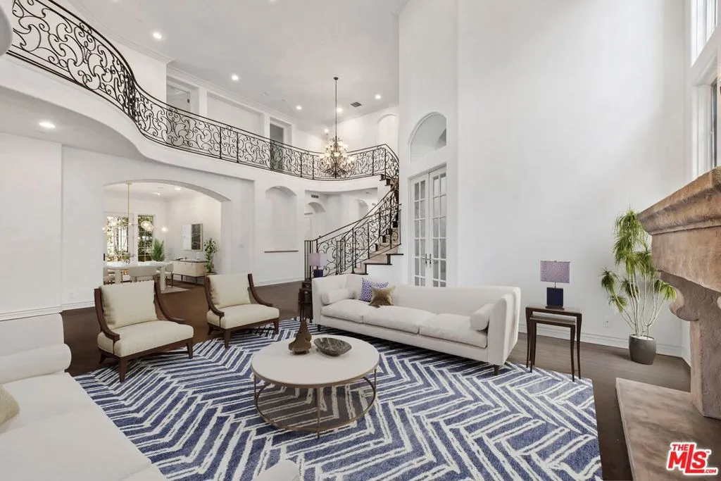 Pacific Palisades, California 90272, United States, 6 Bedrooms Bedrooms, ,5 BathroomsBathrooms,Residential,Active,178178