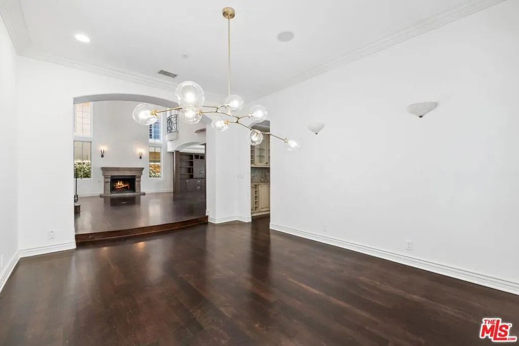 Pacific Palisades, California 90272, United States, 6 Bedrooms Bedrooms, ,5 BathroomsBathrooms,Residential,Active,178178