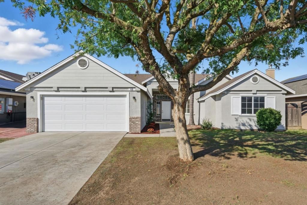 Photo of 612 Saffron Street, Hanford, CA 93230 (MLS # ML82025723)