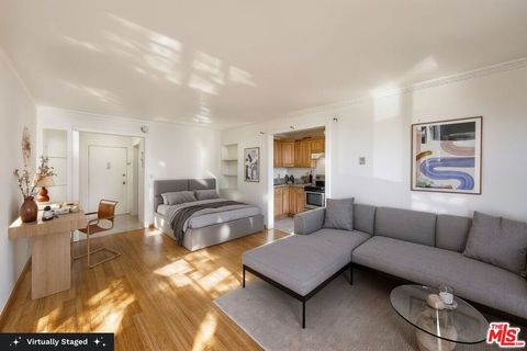 Photo of 425 S Kenmore Avenue #104, Los Angeles, CA 90020 (MLS # 25606563)