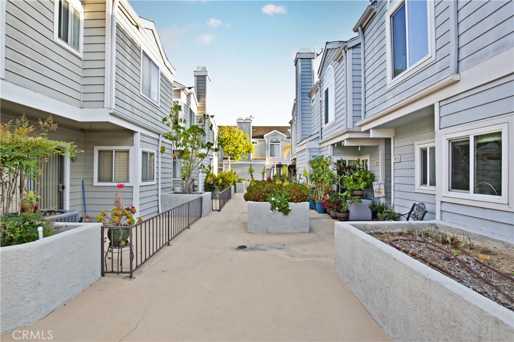 260 Victoria Street 32