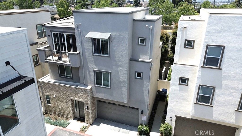 Photo of 533 Daniel Freeman Circle, Inglewood, CA 90301 (MLS # SB26009381)